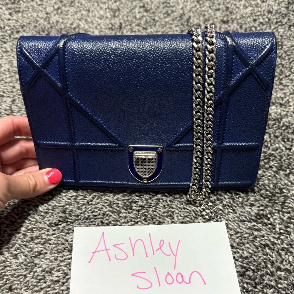 Christian Dior Diorama wallet on chain